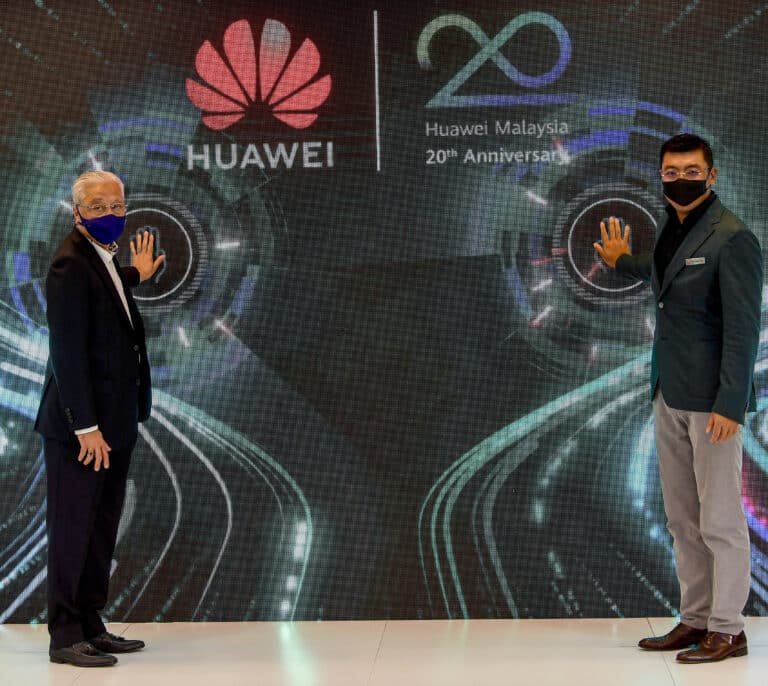 Estados Unidos forzó a Reino Unido a echar a Huawei de sus redes 5G