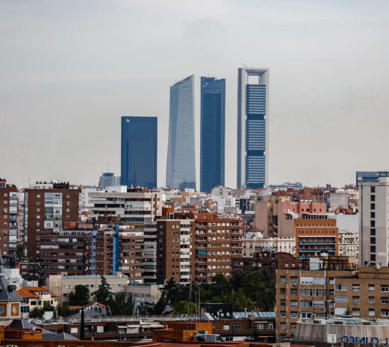 El atasco administrativo frena la llegada de los fondos europeos para la rehabilitación de vivienda