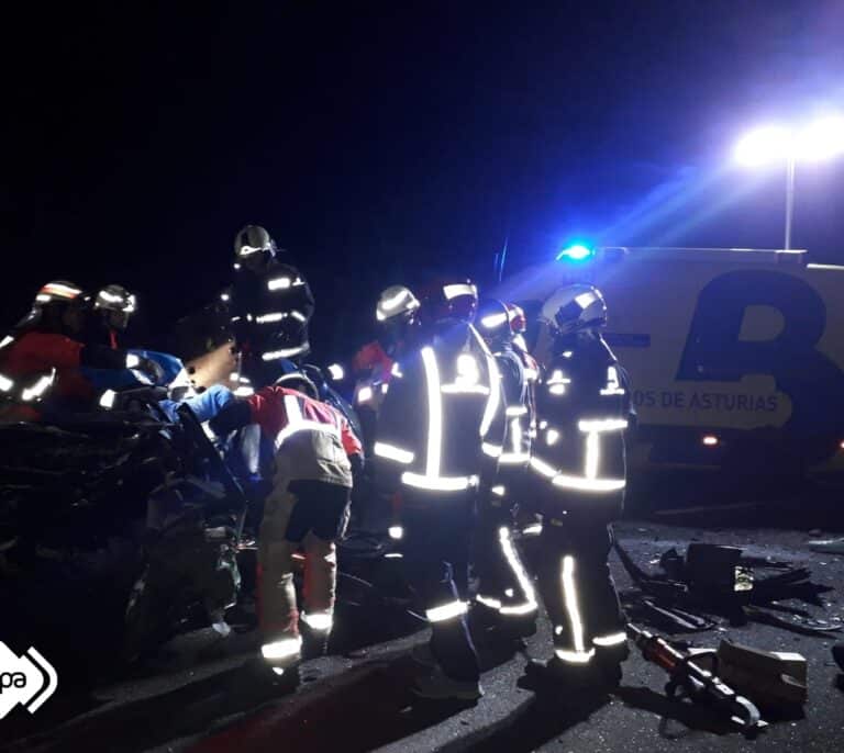 Un coche que circulaba en sentido contrario deja un muerto y cuatro heridos