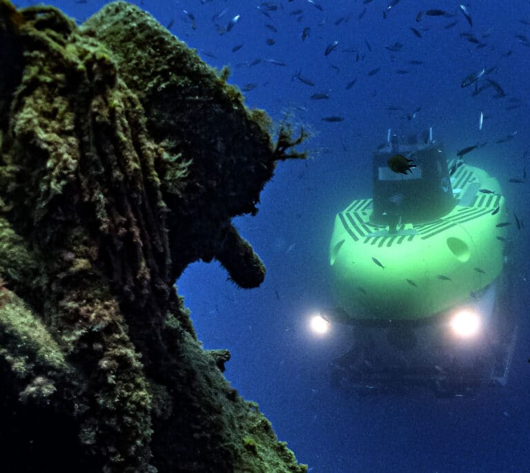Pisces VI, el submarino científico español que localiza naufragios de migrantes