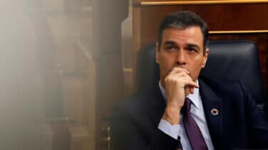 El miedo de los barones socialistas le explota a Pedro Sánchez