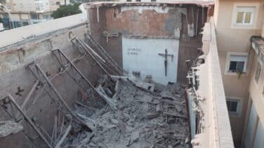 Se desploma el techo de la Iglesia del colegio de Las Esclavas en Cádiz