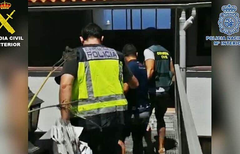 La Guardia Civil detiene a una treintena de personas en Sevilla por usar a menores en patinete para vender droga