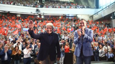 Pedro Sánchez acusa al PP de ser un partido anticonstitucional en el homenaje a Felipe González