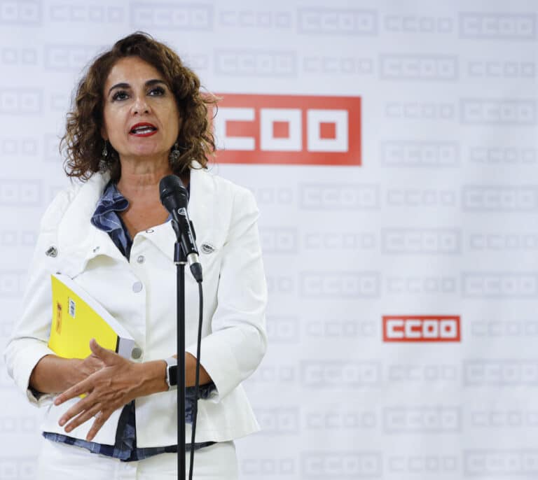 María Jesús Montero defiende que las subidas de sueldo de los políticos son seña de "calidad democrática"
