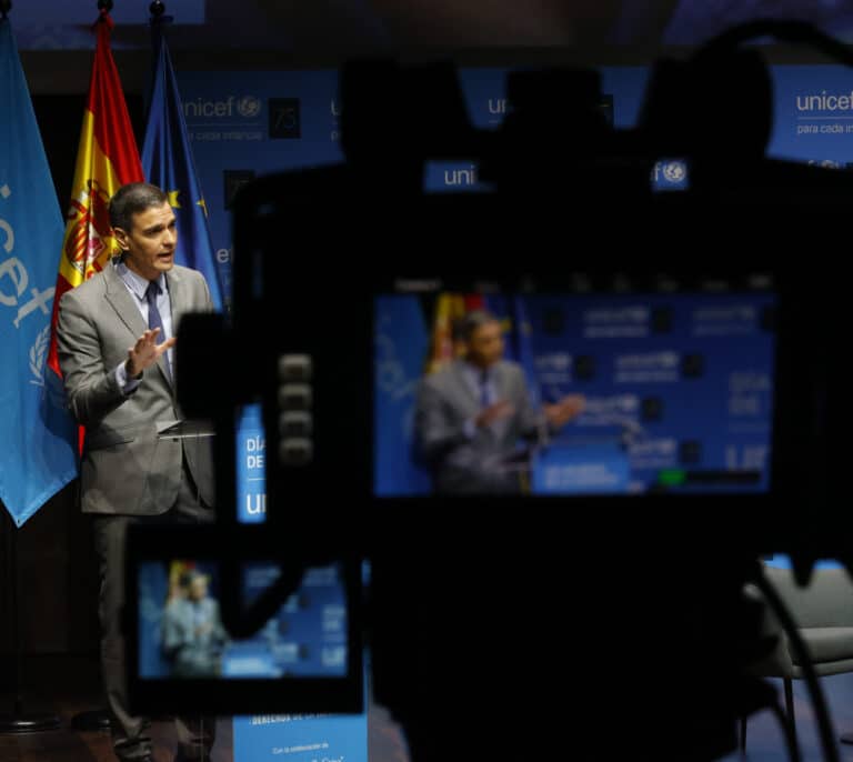 Sánchez mantiene en vilo al PSOE por la malversación antes del cara a cara con Feijóo