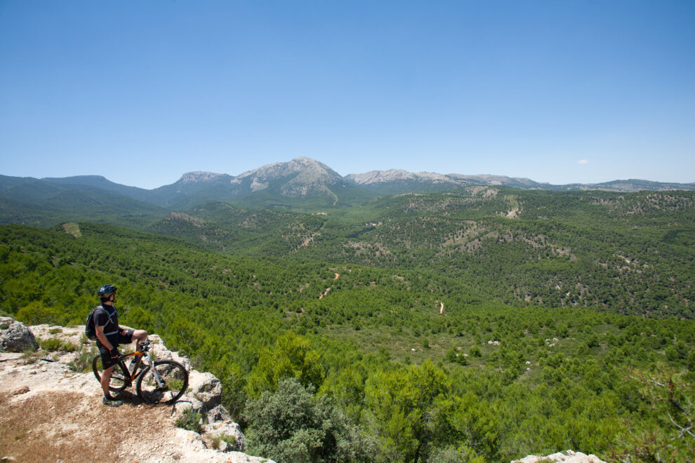 Diez planes para un otoño cálido en la Región de Murcia. En Sierra Espuña puedes pedalear a tu estilo con el recorrido circular de 146 kilómetros de Espubike o las tres rutas de Espuroad.