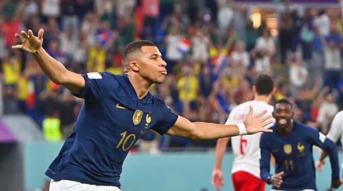 Mbappé vuela en Qatar y lleva a Francia a octavos de final