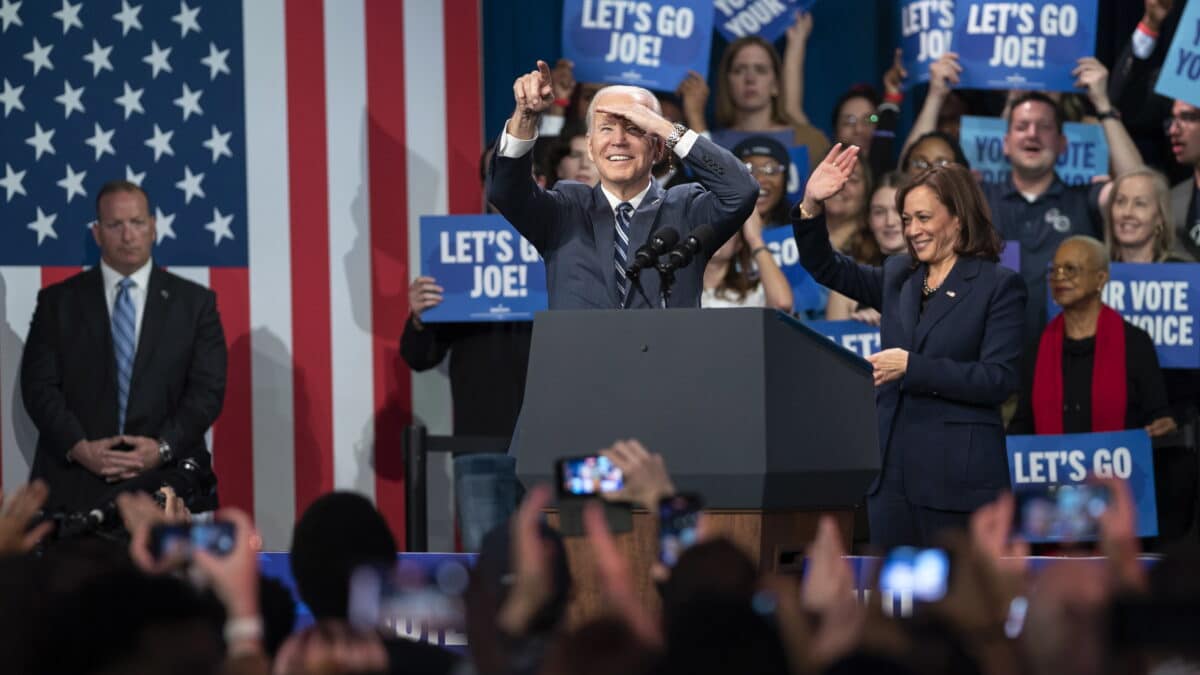 Joe Biden y Kamala Harris en un acto poselectoral en Washington