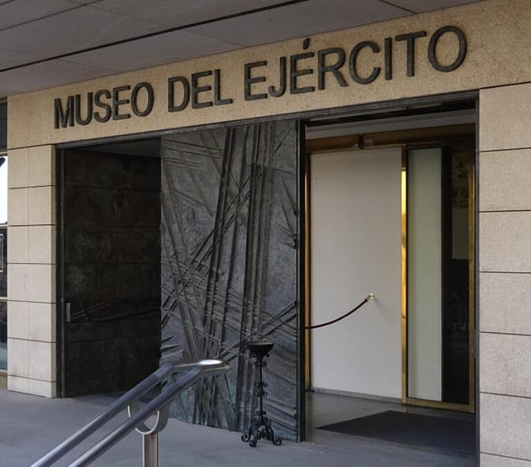 Una freidora ardiendo obliga a desalojar el Museo del Ejército de Toledo