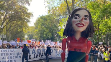 La multitudinaria manifestación contra la "destrucción de la sanidad pública", en imágenes