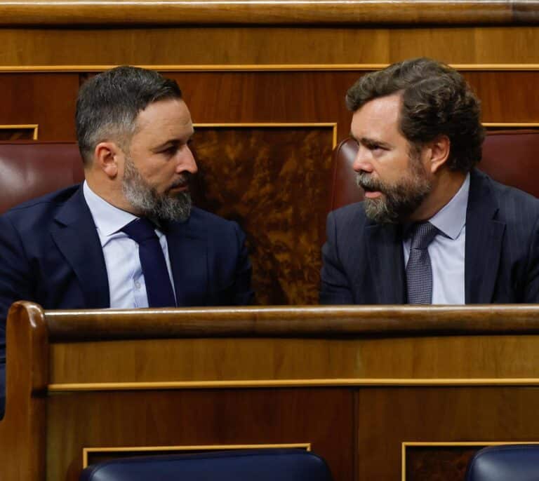 Vox busca el apoyo del PP en la moción a Sánchez y se abre a ceder la elección del candidato a Feijóo