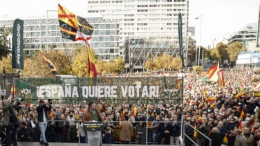 Abascal abarrota Colón para pedir la dimisión de Sánchez: "No tiene escrúpulos, lo triturará todo"