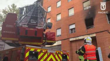 Un muerto y tres heridos en el incendio de un edificio en Madrid