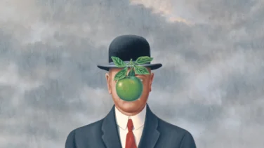 René Magritte, el surrealista de las manzanas y palomas como máscaras
