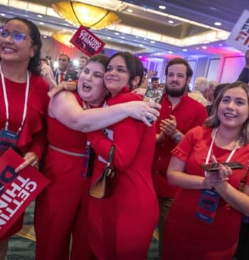 Las derrotas de los candidatos pro-Trump lastran la 'ola roja' de los [...]