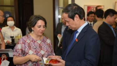 Una exposición en Vietnam rinde tributo a las contribuciones de las mujeres españolas y vietnamitas