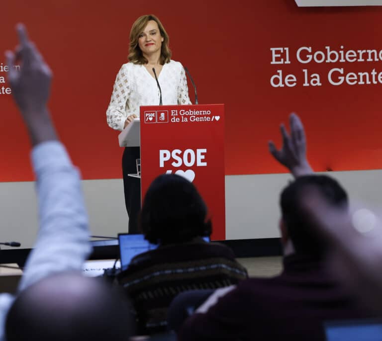 El PSOE discrepa de Podemos y desliza que obedecerá al TC si da la razón al PP