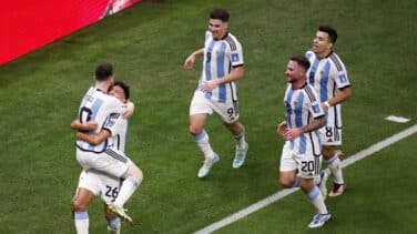 Argentina se mete en la semifinal gracias a las paradas del Dibu Martínez en los penaltis