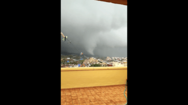 Un tornado causa daños materiales en Marbella