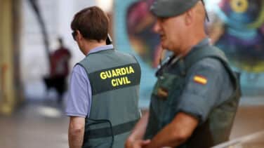 Detienen al teniente de la Guardia Civil de Oliva en una operación contra el contrabando de tabaco