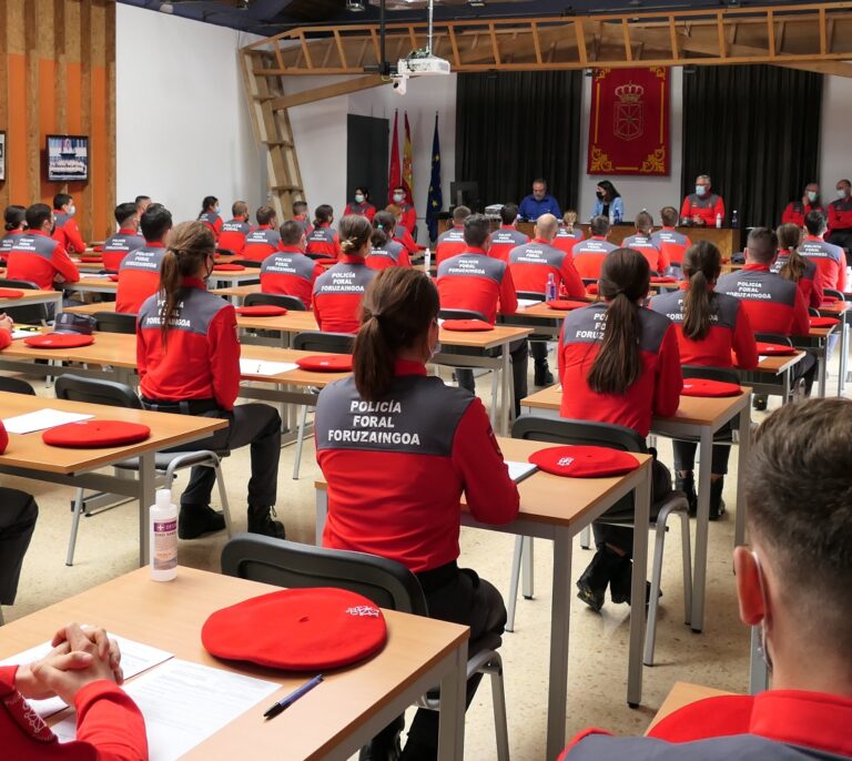 La Policía Foral navarra requerirá atraer a 149 guardias civiles con salarios 700 euros más altos