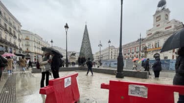 Pasar el puente en la Puerta del Sol entre barro y charcos