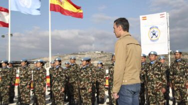 Pedro Sánchez, de 'sport' ante las tropas españolas en el Líbano