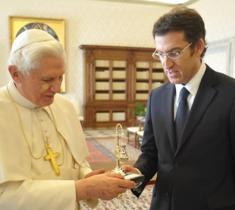 El Rey, Sánchez, Feijóo, Abascal y la Conferencia Episcopal despiden a Benedicto XVI