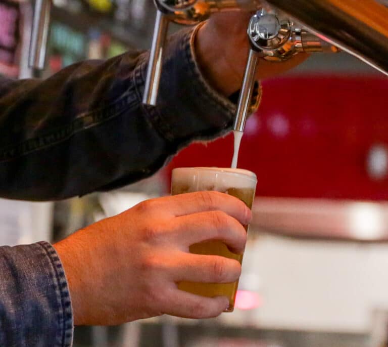 Restalia rompe la tendencia a la baja del consumo de cerveza en España y vende un 22,1% más de media por local