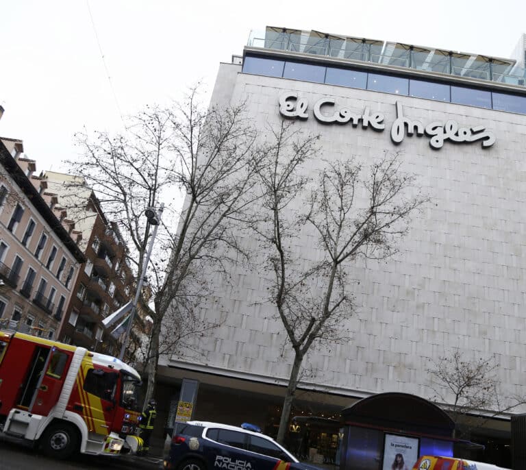 El Corte Inglés y el BEI firman una financiación de 74 millones de euros para impulsar la eficiencia energética