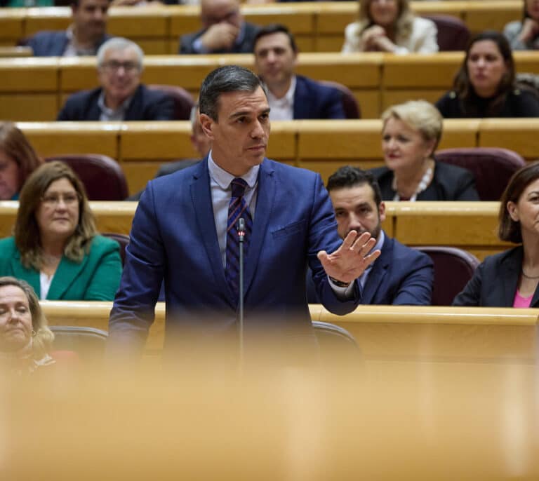 Doble comparecencia en enero: Sánchez pide acudir al Congreso y fuerza otro cara a cara con Feijóo en el Senado