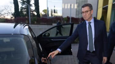 Feijóo se implicará en la campaña de Barcelona para remontar en las encuestas y lograr 5 o 6 concejales