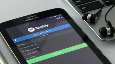 Spotify se suma a la ola de despidos de las tecnológicas y recortará el 6% de su plantilla