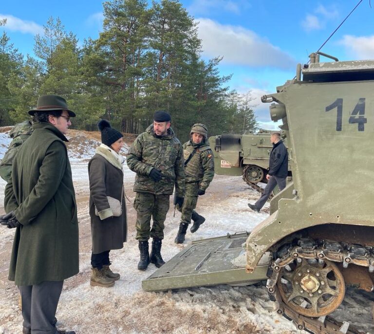 Robles asegura que los Leopard no llegarán a Ucrania hasta primavera