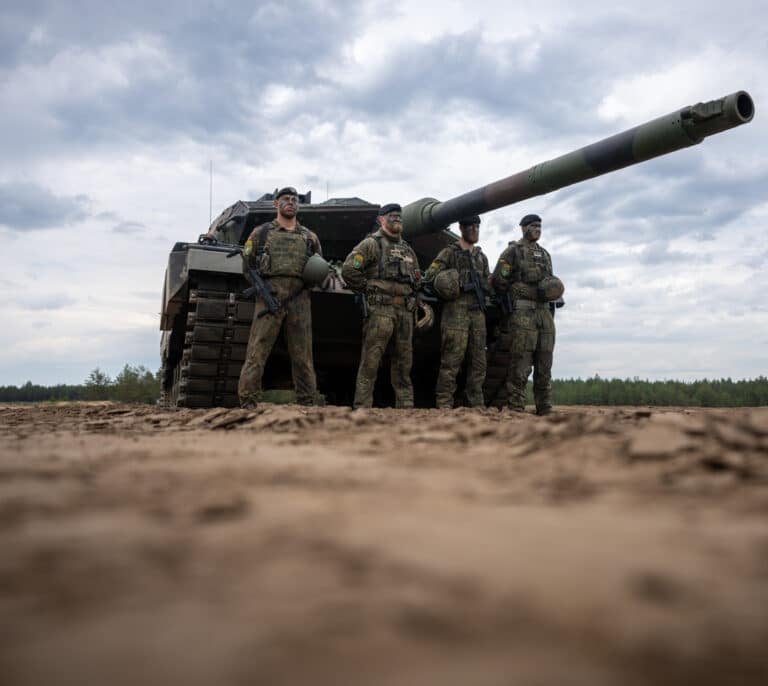 Alemania cede y enviará sus tanques Leopard a Ucrania para luchar contra Rusia