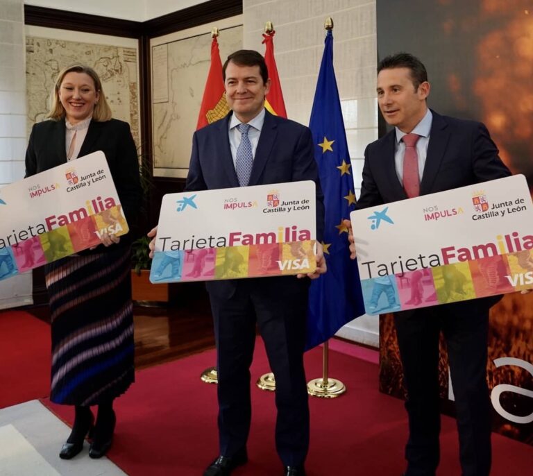 Castilla y León dará una 'Tarjeta Familia' de hasta 2.500 euros para todos los nacimientos y adopciones