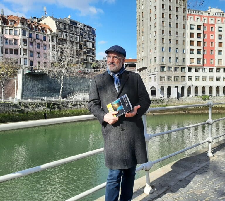 "Muchos jóvenes, por comodidad, asumen el discurso blanqueador ante el terrorismo"