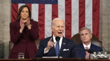 Biden presume de una economía en auge y pide elevar los impuestos a los más ricos