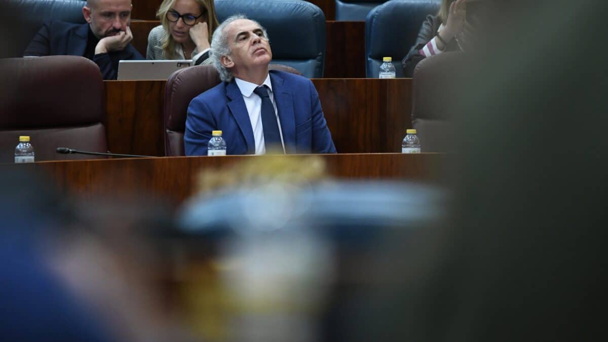 El consejero de Sanidad de la Comunidad de Madrid, Enrique Ruiz Escudero, durante un pleno en la Asamblea de Madrid
