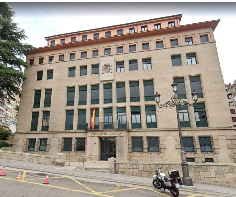 La Audiencia de Ourense rebaja 6 meses la condena de un hombre que abusó sexualmente de la hija de su pareja