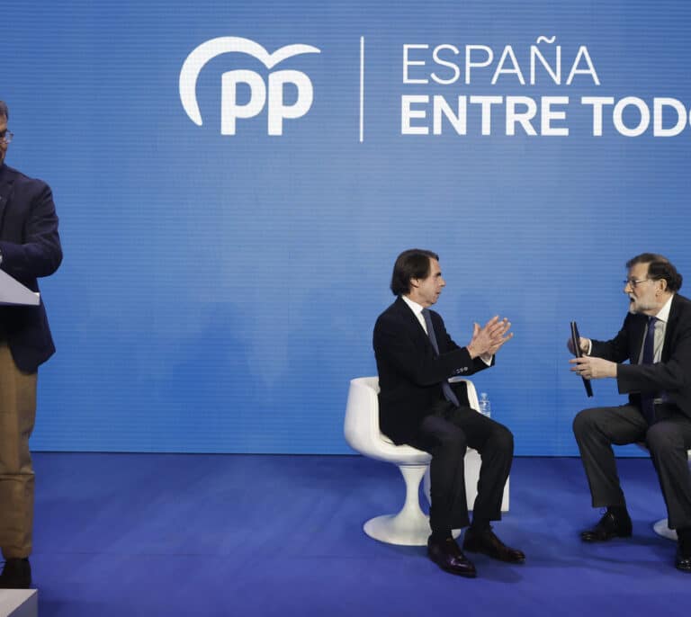 Aznar a Feijóo: "Aquí estamos para lo que haga falta, para lo que el PP necesite"