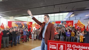 Sánchez anuncia una partida histórica de 2.500 millones en becas para atraer al electorado juvenil