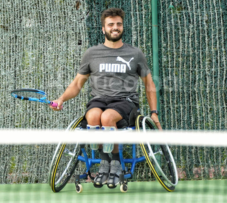 Pelayo Novo, el exfutbolista que se retiró tras su accidente, muere arrollado por un tren a los 32 años