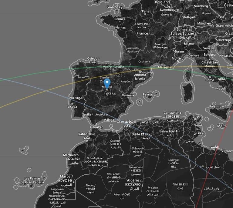 La caravana de luces que acabas de ver en el cielo no es un OVNI, son los satélites Starlink de Elon Musk