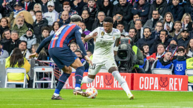 Real Madrid 0-1 Barça: los culés saben sufrir y se llevan del Bernabéu una victoria de oro