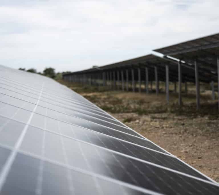 El auge de la instalación de placas solares dispara la creación de empresas constructoras