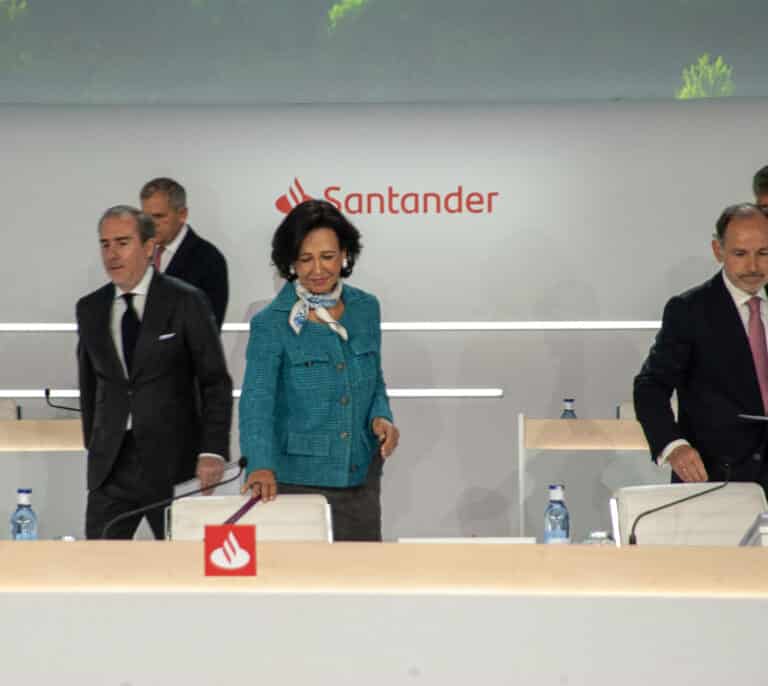 Banco Santander defiende que sus condiciones no perjudican la concesión de hipotecas