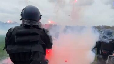 La tensión se desborda en Francia: miles de manifestantes se enfrentan a la Policía en una protesta ecologista