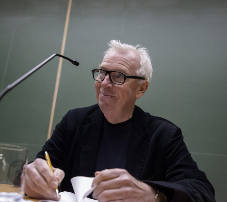 El arquitecto británico David Chipperfield gana el Premio Pritzker 2023